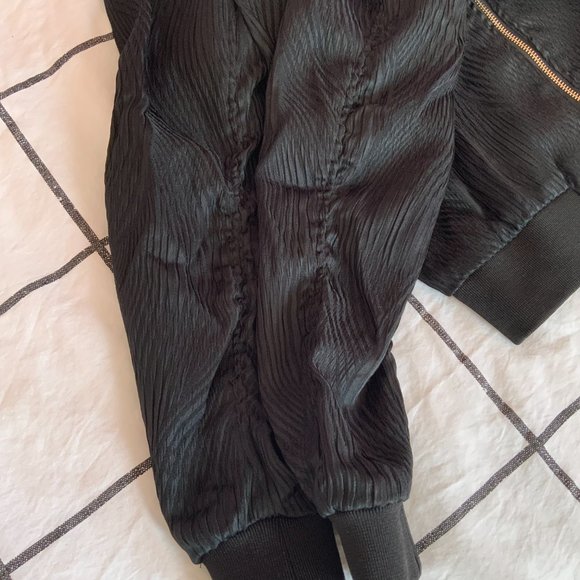 H&M Textured Zip-up Bomber Jacket - Picture 4 of 6